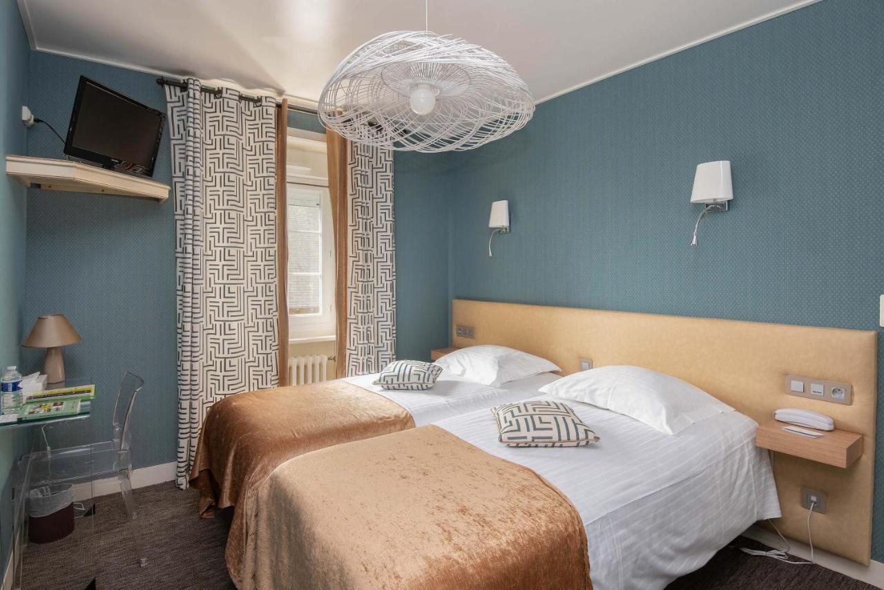 Hotel Logis Restaurant De La Selune 3*