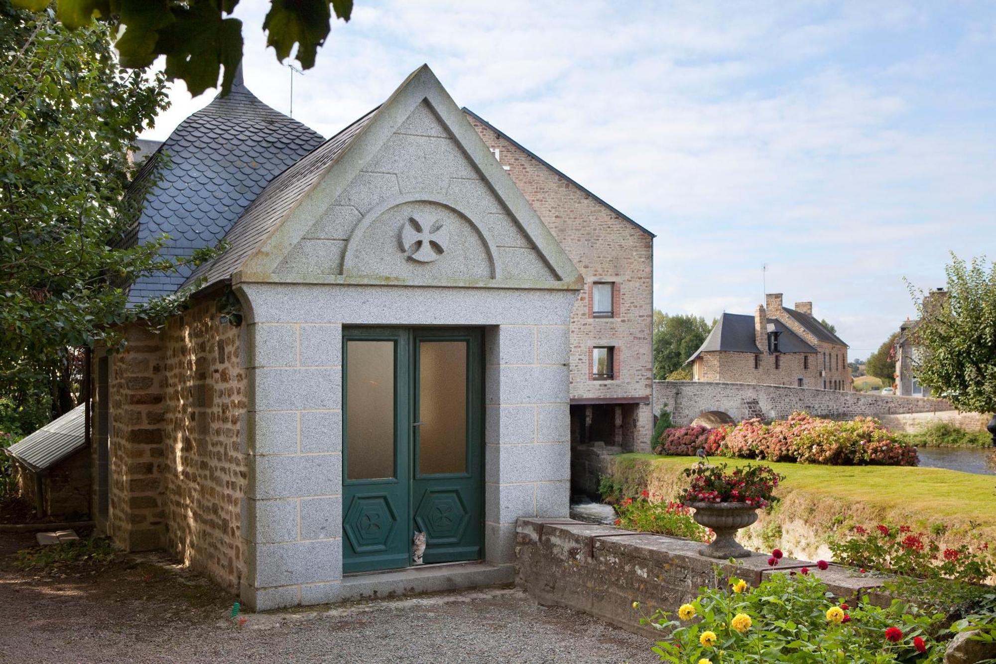 Hotel Logis Restaurant De La Selune 3*