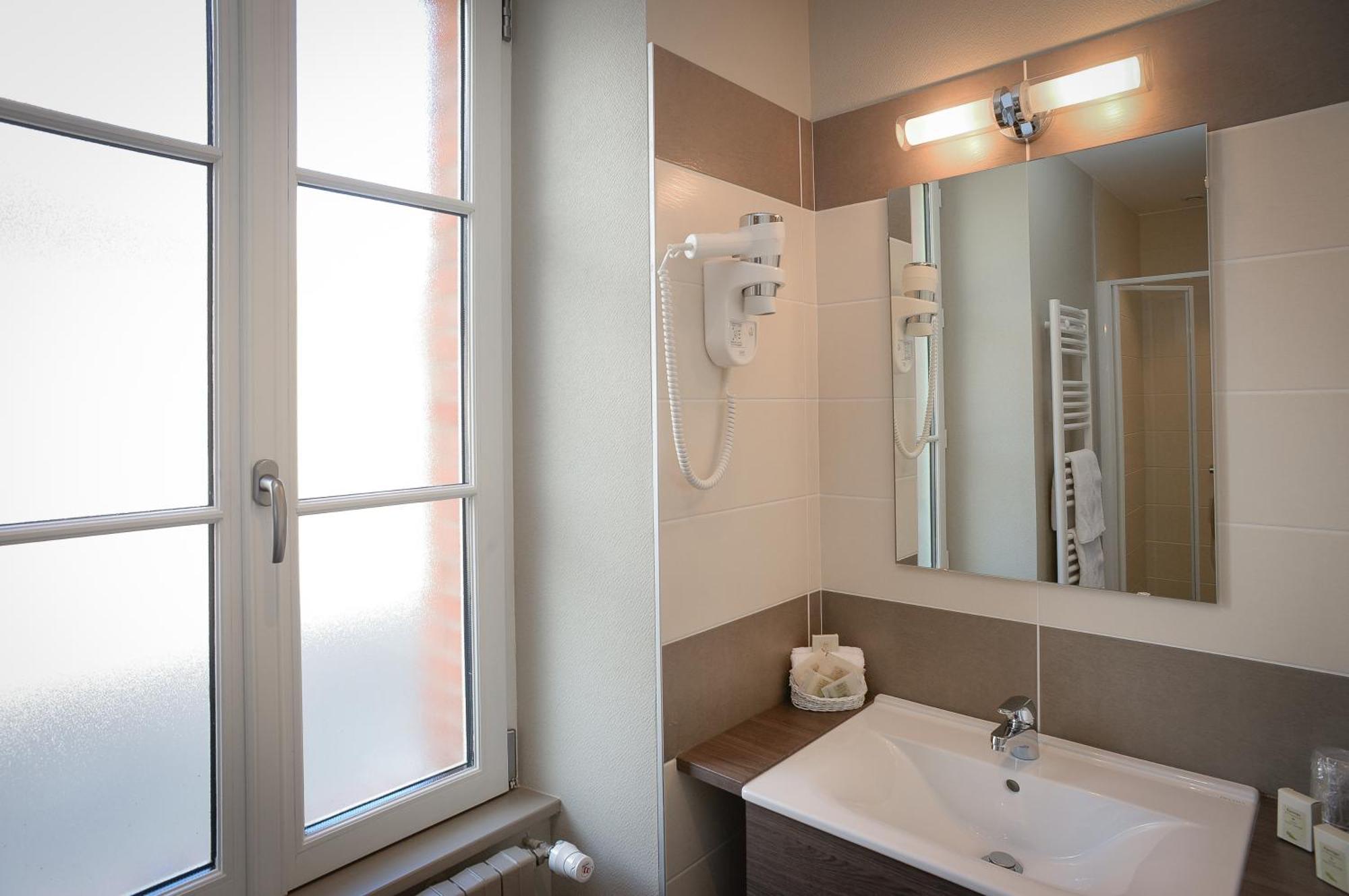 Logis Restaurant De La Selune Hotel 3*