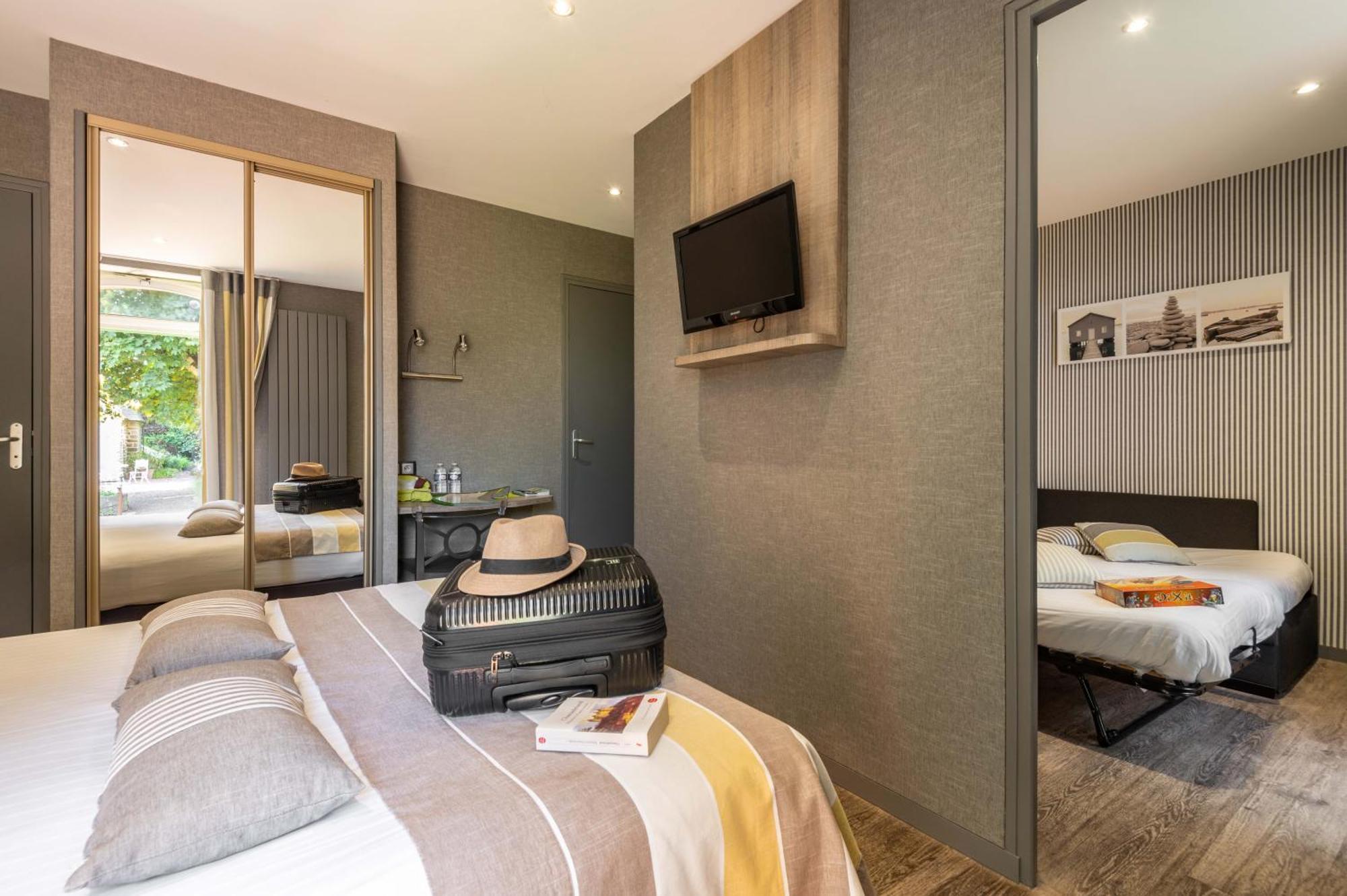 Hotel Logis Restaurant De La Selune 3*