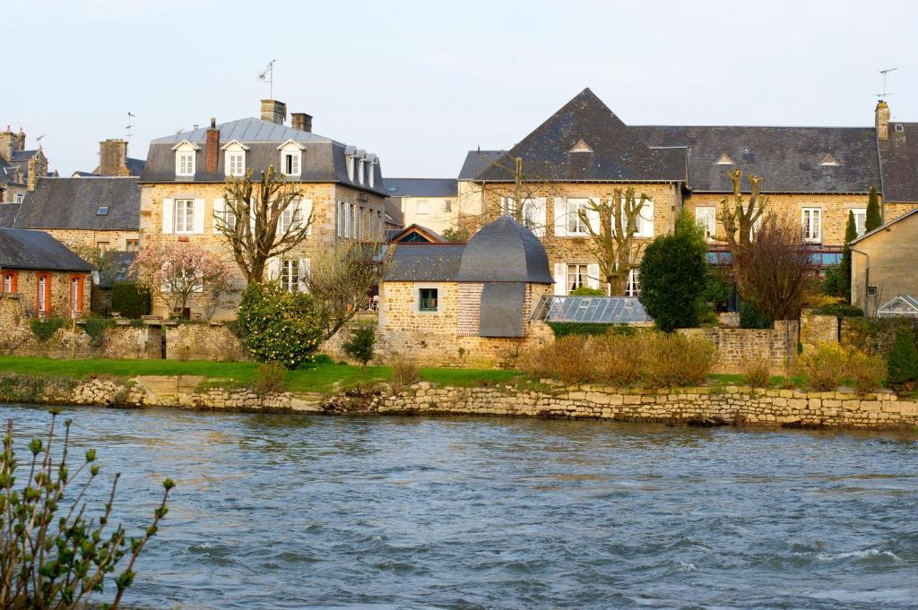 Hotel Logis Restaurant De La Selune Ducey-Les Cheris