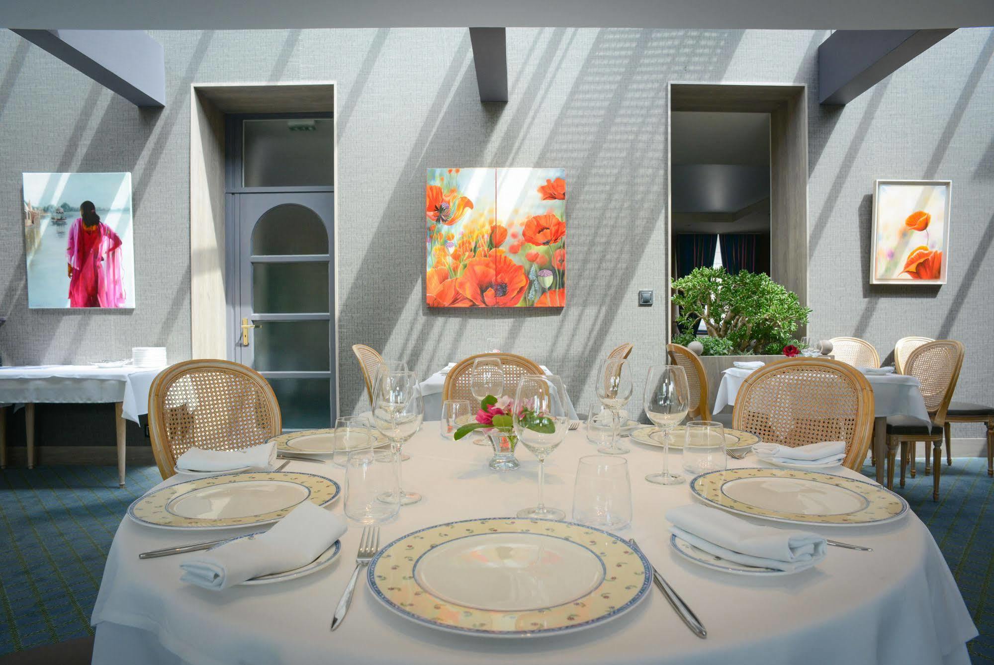 Logis Restaurant De La Selune Ducey-Les Cheris
